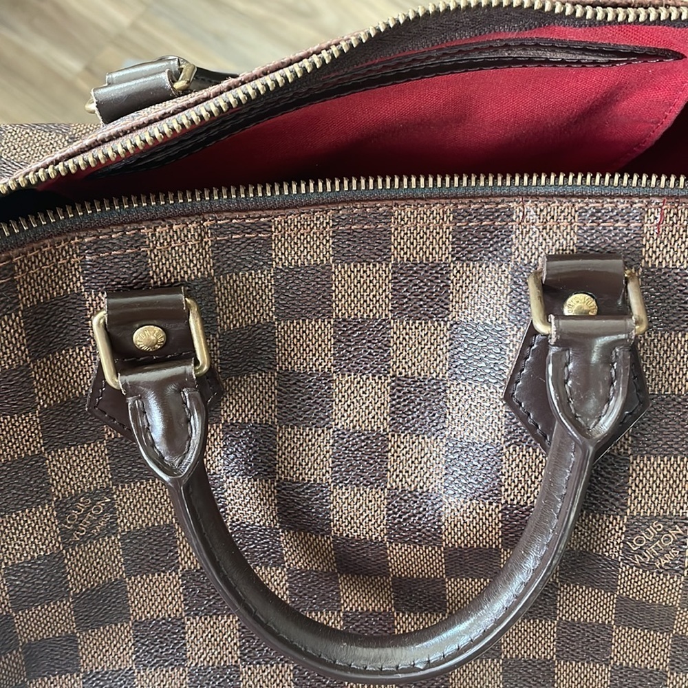 Authentic Louis Vuitton Speedy Handbag - Picture 3 of 12